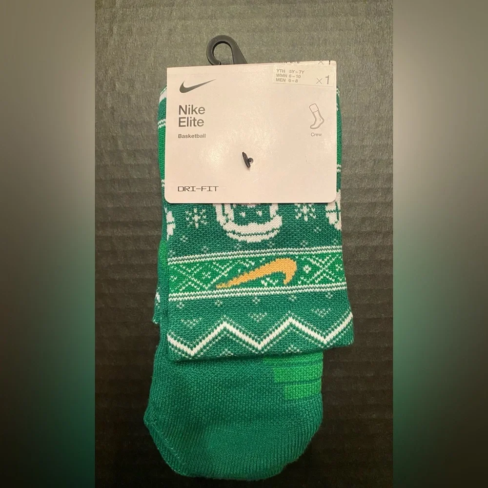 Nike Elite Dri-Fit‎ Christmas Crew Socks (Youth 5Y-7Y) (Woman’s 6-10) (Men 6-8)